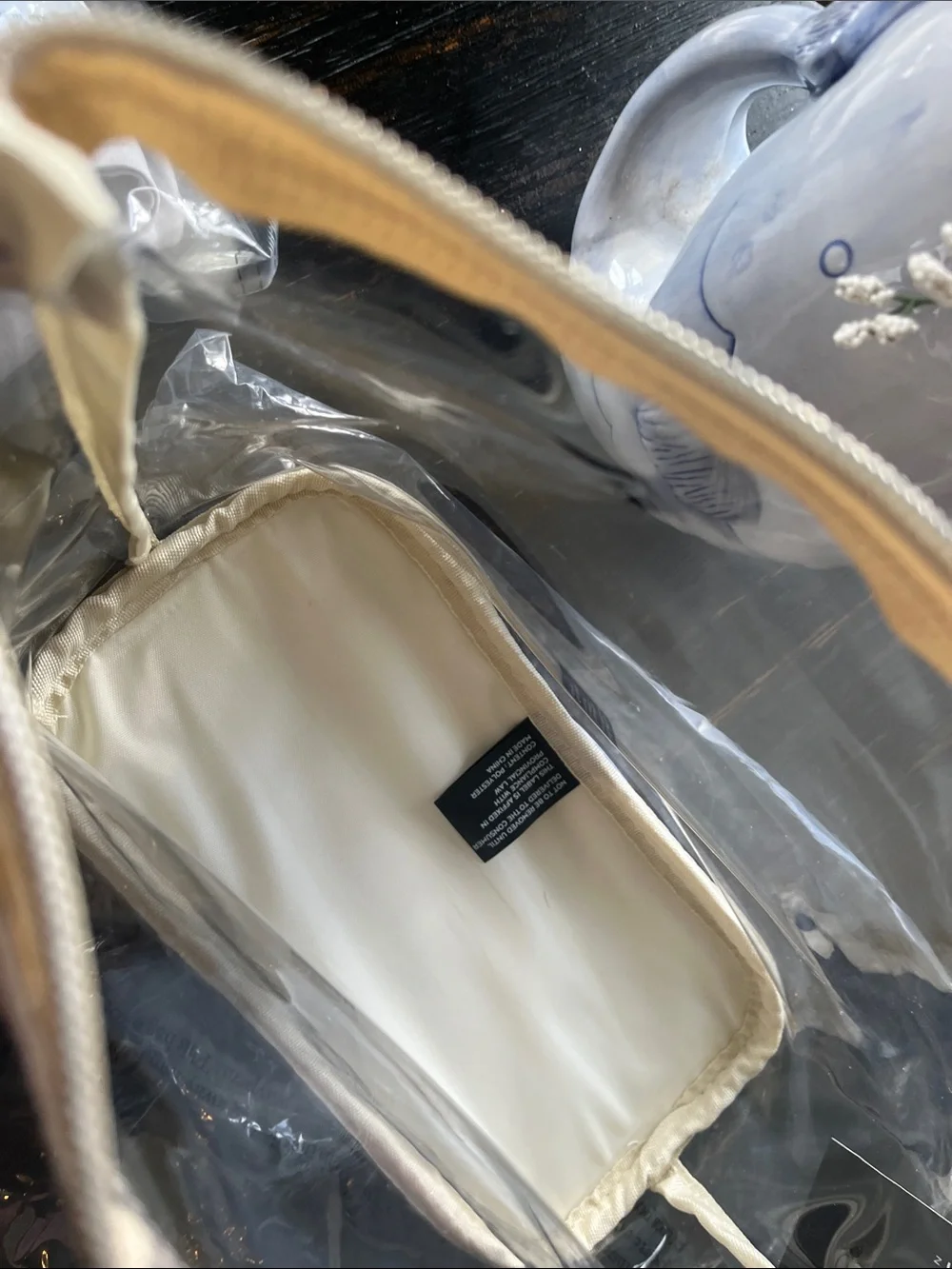 Jones NY Clear Cosmetic Travel Bag with Beige Trim w/extras